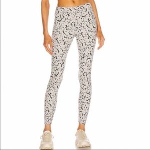 Varley Century Leggings - marble print - size XS